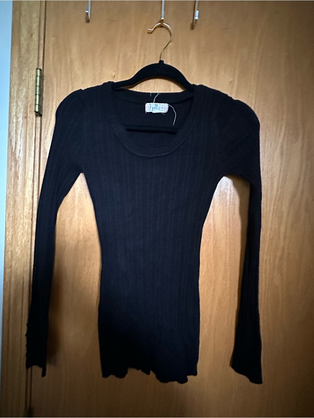 Black Ribbed Long-Sleeve Scoop Neck Top